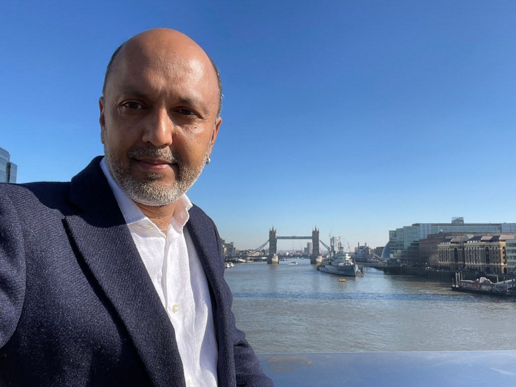 London Bridge is Falling&nbsp;Down